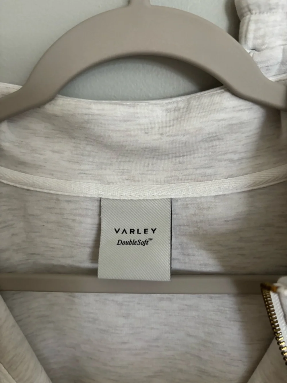 Varley Light Heather Gray Half-Zip Sweatshirt & Matching Shorts Set - Picture 4 of 6